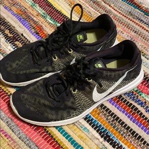 Nike Fury Tennis Shoes